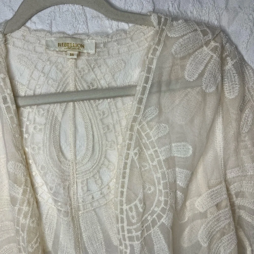 Rebellion Cream Lace Women’s XS Kimono - Picture 2 of 3